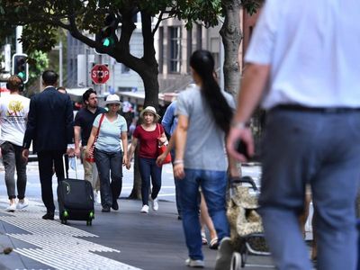 NSW posts 21 deaths, 5582 new virus cases