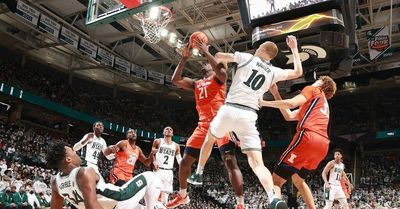 Kofi Cockburn leads No. 12 Illinois past slumping No. 19 Spartans