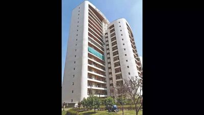 Gurugram: Forensic team collects samples from Tower D of Chintels Paradiso