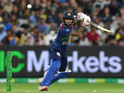Sri Lanka scores thrilling T20 win v Aust