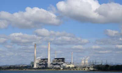 Mike Cannon-Brookes and Brookfield in bid to take over AGL and shut down coal plants earlier