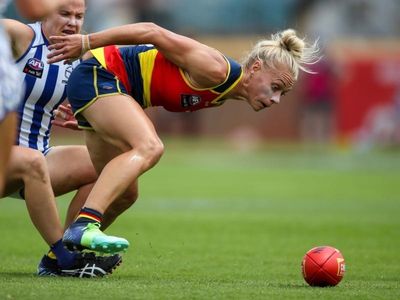 Crows star Phillips cleared of ACL tear
