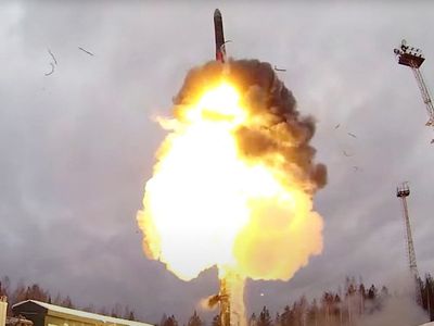 Ukraine-Russia news – live: Boris Johnson warns of ‘biggest war in Europe since 1945’ as Putin tests missiles
