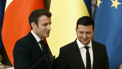 Talks between Macron and Putin 'to avoid conflict in Ukraine' last 105 minutes