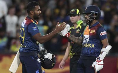 Aus vs SL T20 | Mendis, Shanaka guide Sri Lanka to 5-wicket win in 5th T20