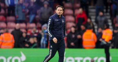 Frank Lampard fumes as Paul Clement holds intense talk with Everton midfielder