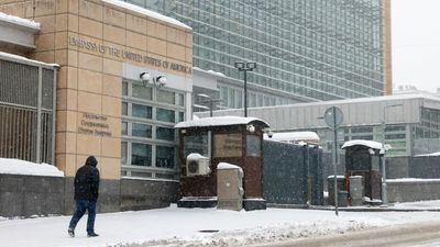 U.S. embassy in Moscow urges Americans to avoid crowds, cites "threats of attacks" in major urban areas