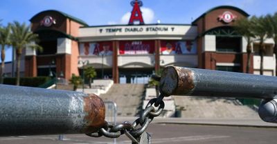 MLB labor negotiations to resume Monday in Florida