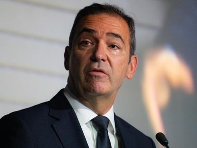 Health and tax cuts in focus for SA poll