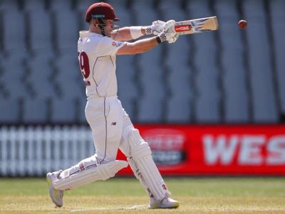 Bulls set Vics final-session Shield chase