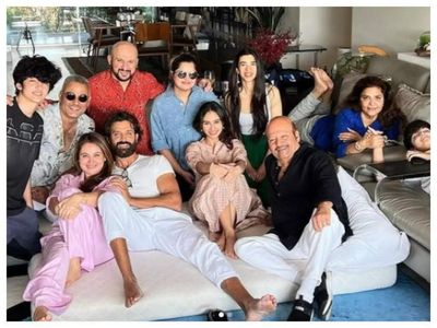 Amid dating rumours, Saba Azad bonds with Hrithik Roshan and his family over a special Sunday lunch - See pic