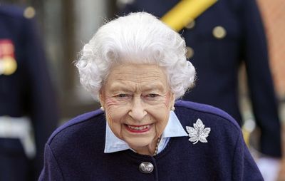 Queen expected to hold telephone meeting with PM and virtual audiences this week