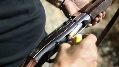 Hiker's accidental death turns hunting into electoral issue in France