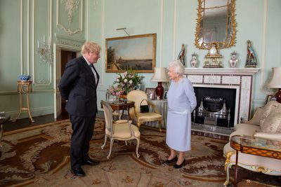 Queen Elizabeth plans to speak with PM Johnson this week