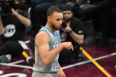 Steph Curry’s 2 no-look 3-pointers in the NBA All-Star Game were so darn cool