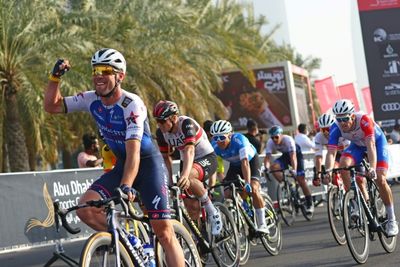 After slow day in Abu Dhabi, Cavendish brings the heat