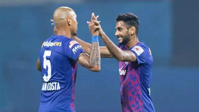 ISL: Bengaluru edge past Odisha, reach fifth to keep semis hopes alive