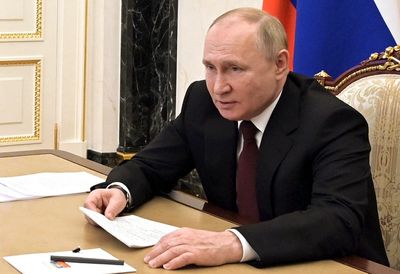 Putin to declare Ukraine provinces Luhansk and Donetsk independent in ‘one-sided breach’ of Minsk deal