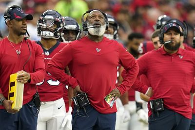 Texans finalize 2022 coaching staff