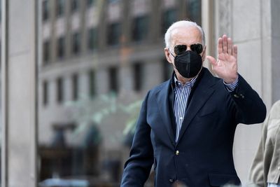 Biden to prohibit trade, investment with Ukraine breakaway regions -White House