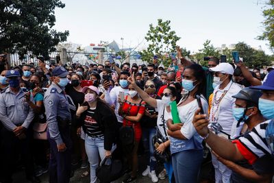 Cubans protest in Havana as Costa Rica tightens visa requirements