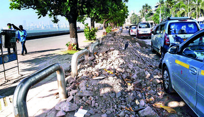 Mumbai: Residents pan BMC for debris on Marine Drive