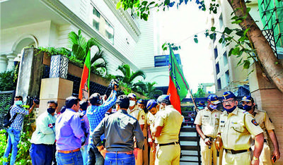 Mumbai: BMC inspects Union minister Narayan Rane's Juhu bungalow for ‘illegalities’