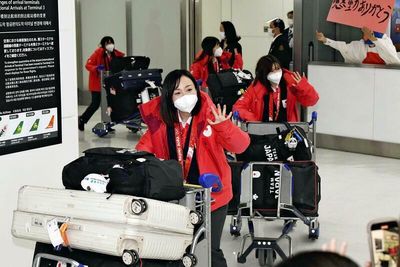 Japanese Olympians welcomed back at Narita Airport