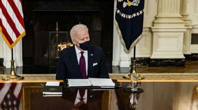 US to Announce Russia Sanctions after Initial Caution on Ukraine