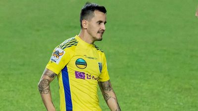 ISL: Kerala Blasters test for leaders Hyderabad in battle for supremacy