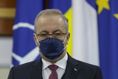 Romania could take in 500,000 Ukrainian refugees if needed -defence minister