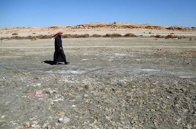 Iraq’s second largest lake drying up, turning up dead fish