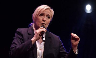 Marine Le Pen calls off events and appeals for mayors’ endorsements