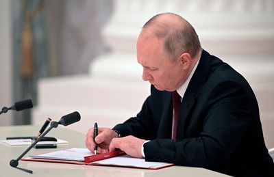 Putin weighs his next move after recognizing Ukraine rebels