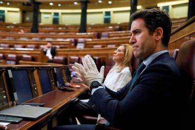 Rift leaves Spain's main opposition party in tatters, No. 2 quits