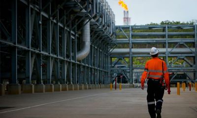Australia spending billions on new gas pipelines that may end up worthless stranded assets