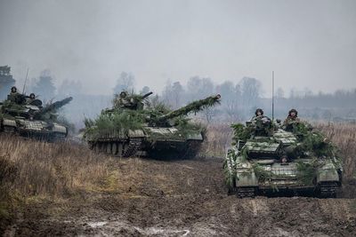 Ukraine news – live: Truss insists UK sanctions will ‘inflict pain’ as Putin claims Russia ‘open’ to diplomacy