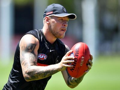 Magpies' De Goey, Howe out of AFL trial