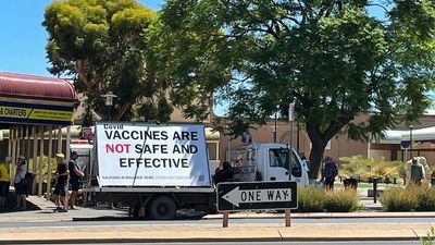 Kalgoorlie MP Ali Kent calls out anti-vaxxers demonstrating at primary schools