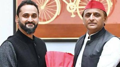 BJP MP Rita Joshi’s son calls on SP chief Akhilesh Yadav, triggers speculations