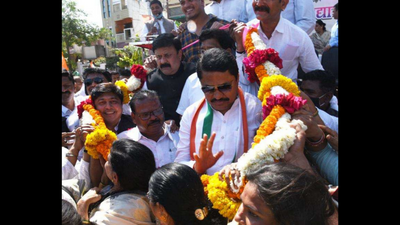 Yet another BJP corporator joins Congress ahead of municipal elections