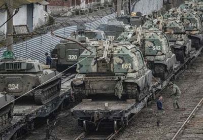 Russia-Ukraine crisis LIVE: Britain to send military aid to Ukraine ‘in light of threatening behaviour’ from Putin