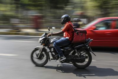 As Indians expect groceries in 10 mins, delivery agents struggle