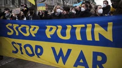 Ukraine Approves Sanctions on Russians for Separatists Recognition