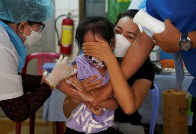 Cambodia vaccinates children aged 3-5 against Covid