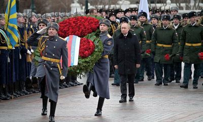 Ukraine president vows to defend country as Russia says separatists ‘ask for military help’