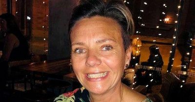 Woman with 'terrible headaches' says optician 'saved her life' after brain tumour found