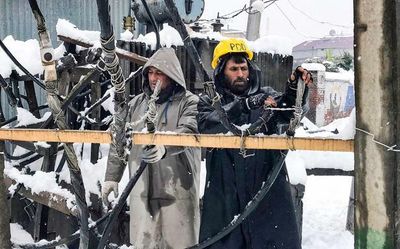 Snowfall hits power supply, surface and air traffic in Kashmir