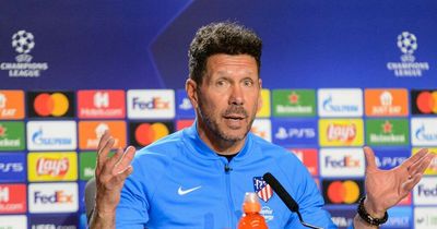 Atletico boss Diego Simeone insists Man Utd have "two of best midfielders in world"