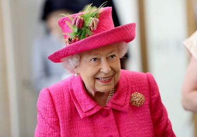 Hollywood Unlocked blog apologises for falsely reporting the Queen’s death